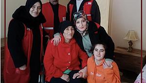 Kızılay'dan anne ve kıza yardım eli uzandı